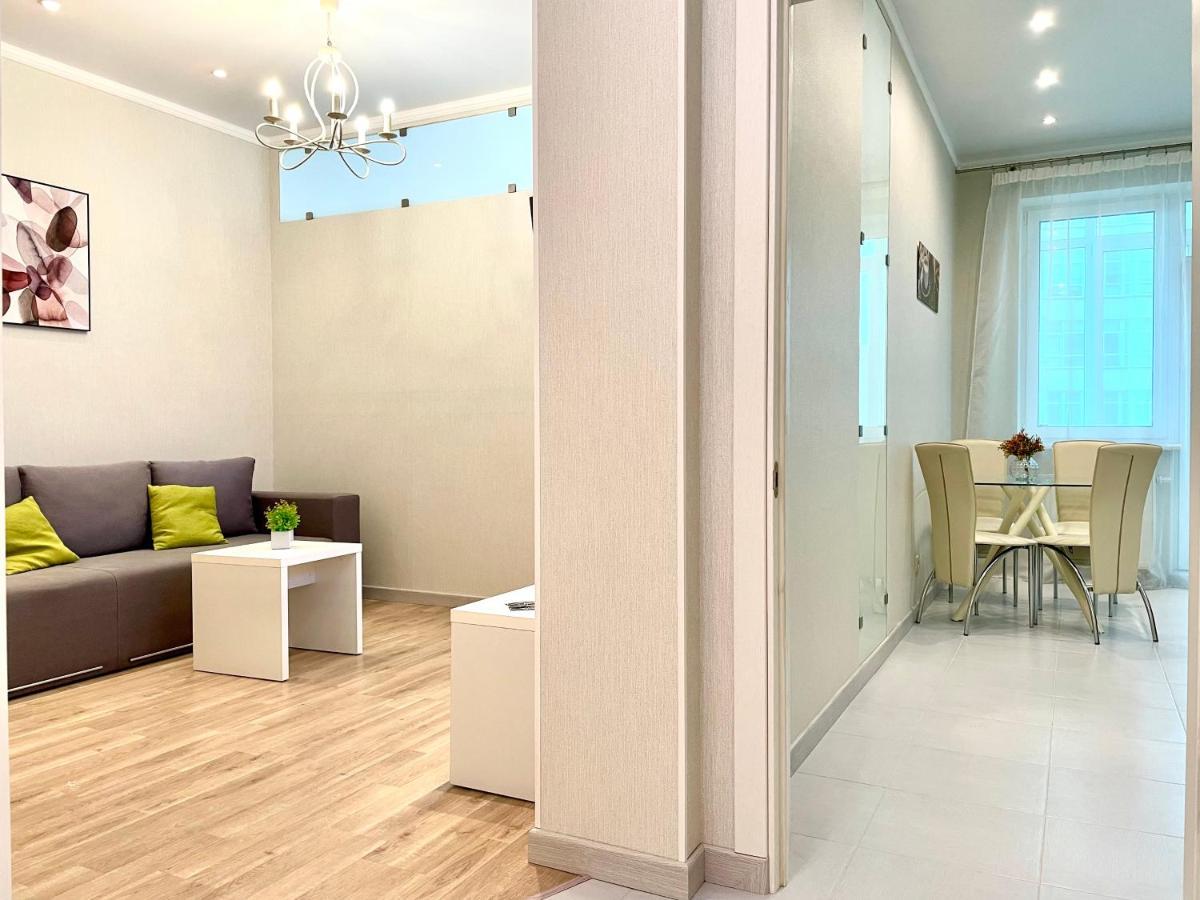 Navit Luxury Apartments With Breakfast Near The Railway Station, The City Center And The Park Kiev Exterior foto