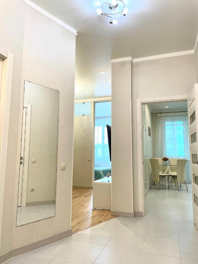 Navit Luxury Apartments With Breakfast Near The Railway Station, The City Center And The Park Kiev Exterior foto