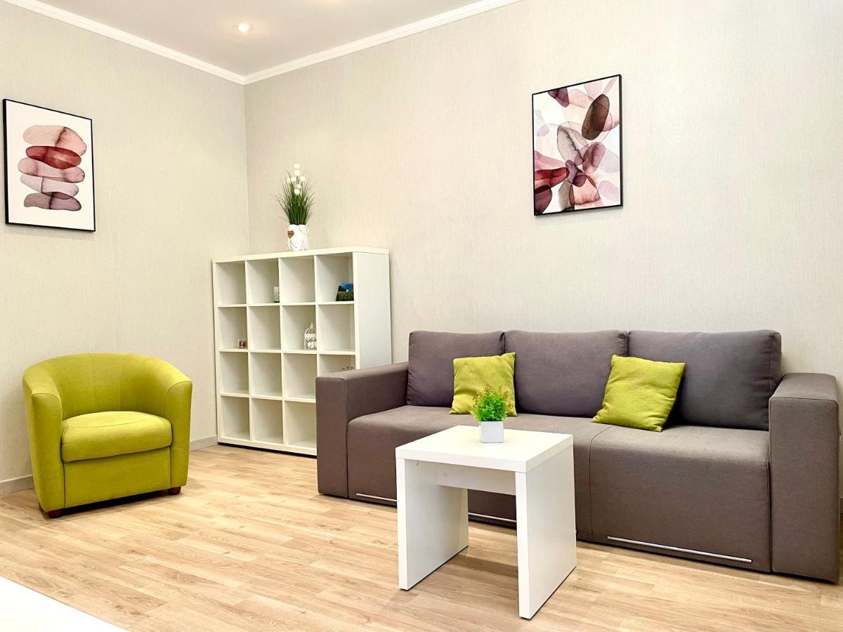 Navit Luxury Apartments With Breakfast Near The Railway Station, The City Center And The Park Kiev Exterior foto